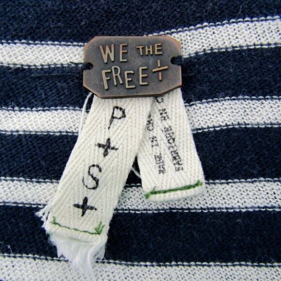 We The Free People Call Back Blue Stripe Henley Top Size S Crochet Lace Buttons - Picture 8 of 10